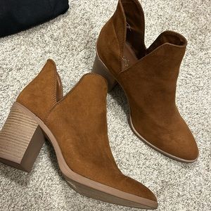 Cute booties size 8